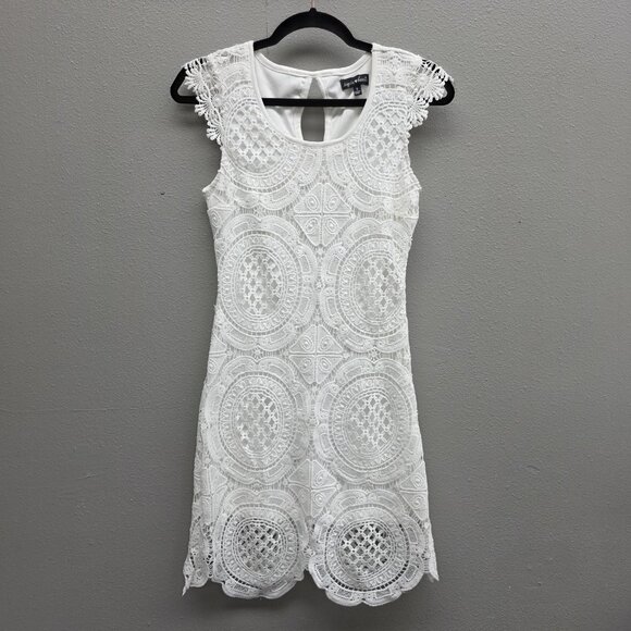 Sequin Hearts Dress Womens 3 White Lace Crochet Lined Keyhole Scallop Hem Mini - Picture 1 of 11